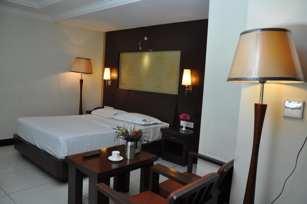 Hotel Shaans Tiruchirappalli Номер фото