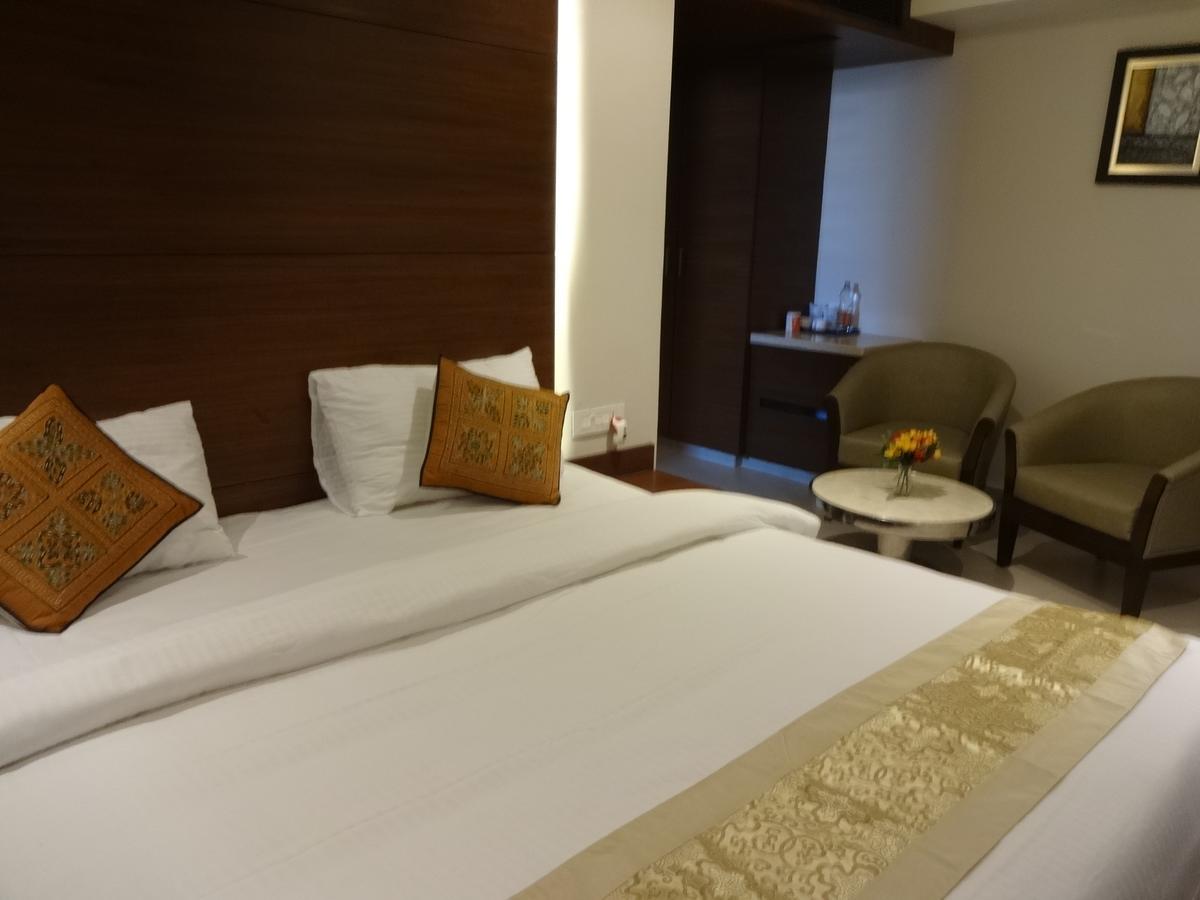 Hotel Shaans Tiruchirappalli Экстерьер фото