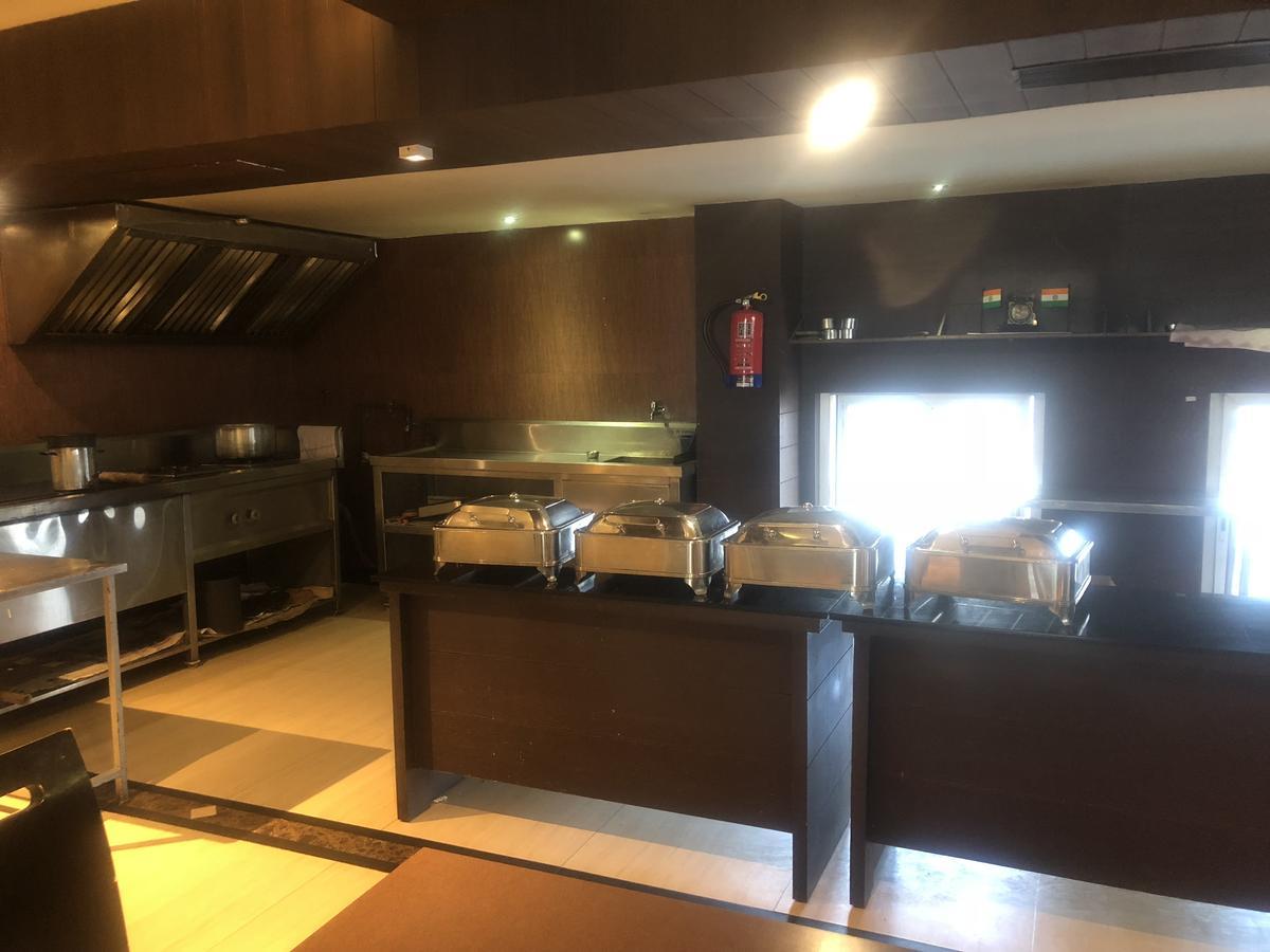 Hotel Shaans Tiruchirappalli Экстерьер фото